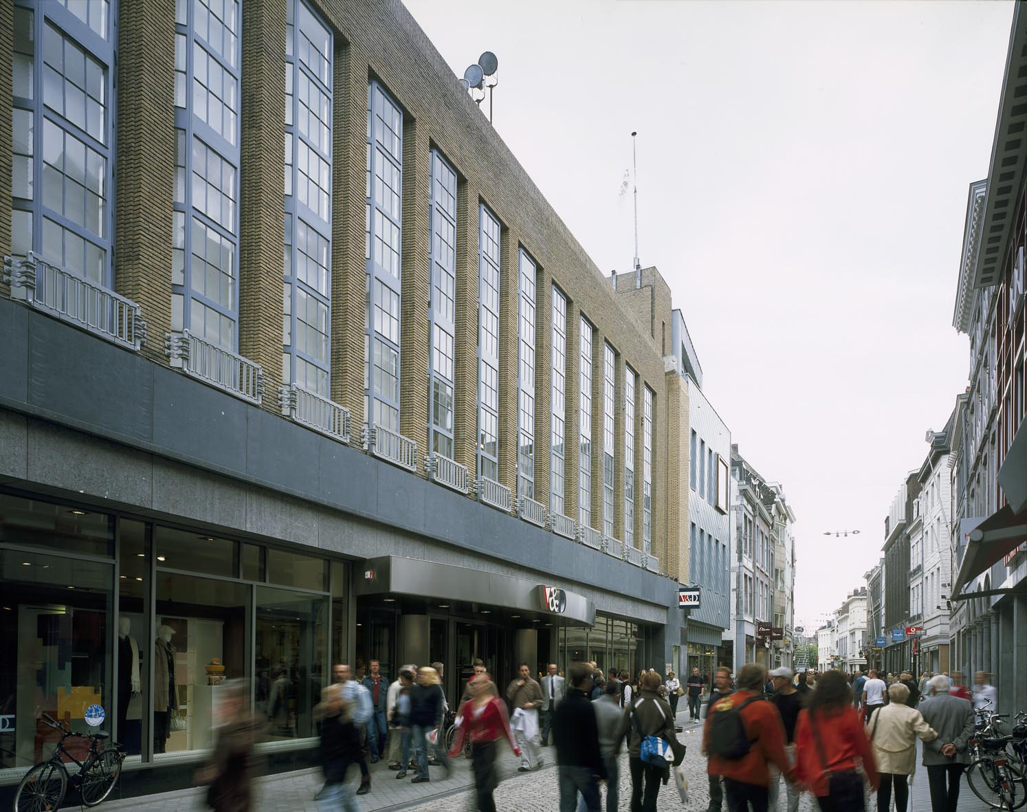 De Bijenkorf Maastricht gevel