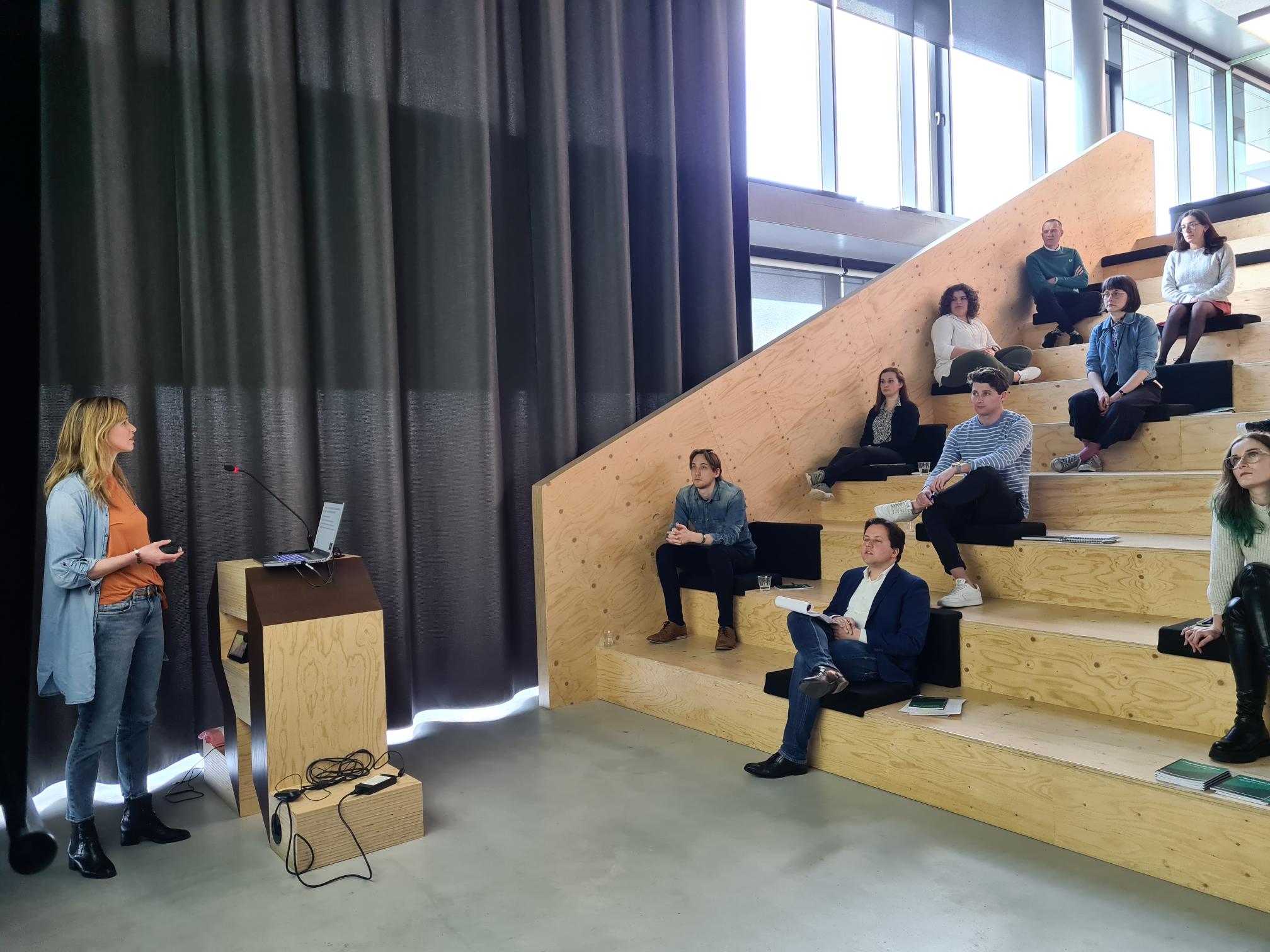 Janneke Griep presenteert tijdens eerste editie Rijnboutt Jong in Amsterdam