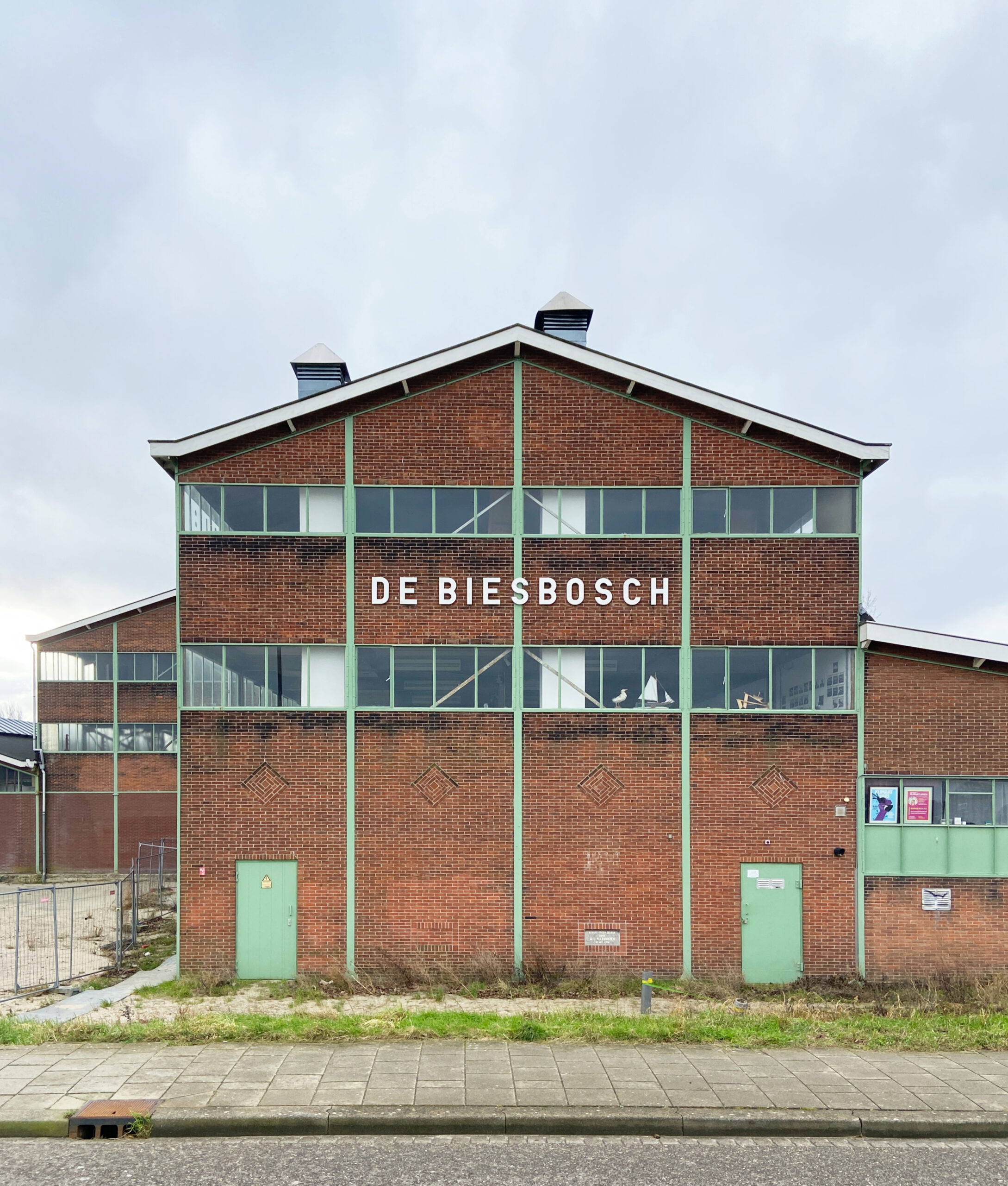 Rijnboutt-Biesboschhal-voorzijde